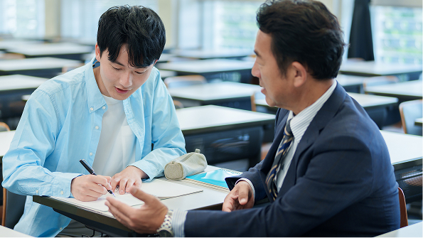 専任教員の割合が高いか